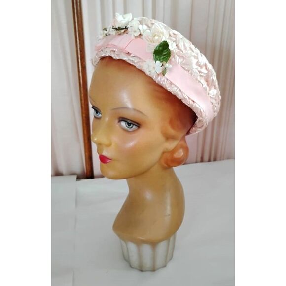 Vintage 1960s Pink Cellophane Straw Pillbox Hat with Floral Trim - Picture 3 of 5